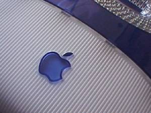 logo_apple_on_imac_g3.jpg